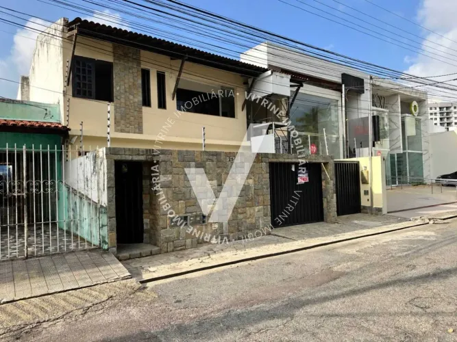 CASA DE 400M² NO BAIRRO 13 DE JULHO [1284]