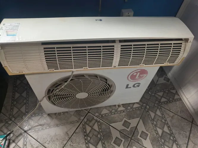 Ar condicionado 12 mil BTUS Quente e frio.