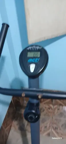 VENDO BICICLETA ERGOMETRICA USADO MAS EM BOM ESTADO PRA VENDER LOGO R$ 250 ZAP *