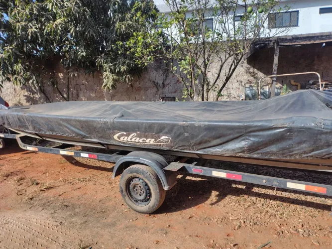 Barco calaça 6 metros com motor 30 Hp hidea