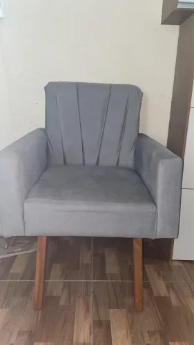 Poltrona em ótimo estado de conservação!