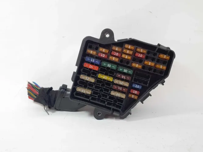 Caixa De Fusíveis Audi A8 D3 2003 04 05 06 07 08 2009