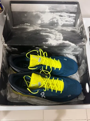 Tênis Cloudflow On Running 42/43