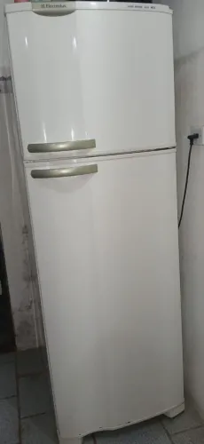Geladeira Electrolux DC43 - 365 Litros - Excelente funcionamento