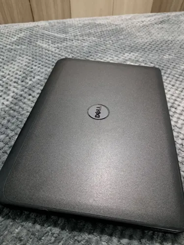 Notebook dell Intel core i3 4 gigas de memória Máquina top para estudos ou trabalho