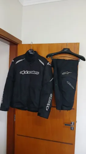 Jaqueta R$490 e Calça R$790 Alpimestar motocicleta / motoqueiro em excelente estado.