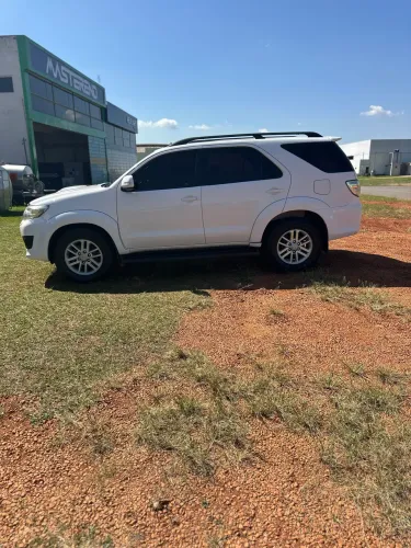 Toyota Hilux SW4 SRV D4-d 4X4 3.0 TDI Dies. AUT 2014