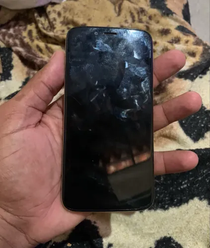 Moto G7 para retirada de peças liga mas não funciona 