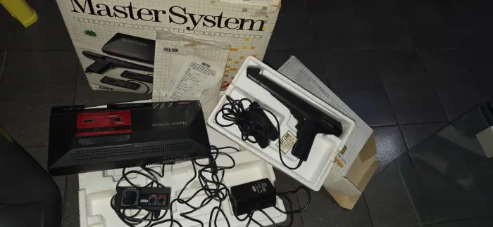 console clássico de 8 bits Master System dconsole clássico de 8 bits Master System d