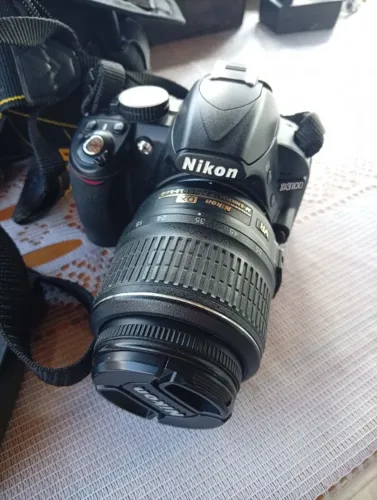 Camera fotográfica Nikon D3100