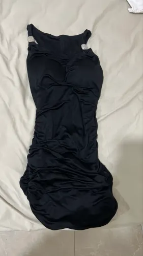 Vestido preto de festa