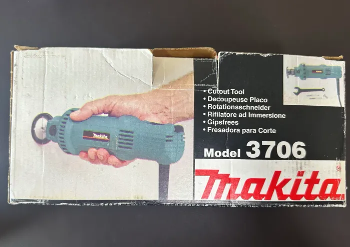 Fresadora Reta Makita 3706 550W 220V - Estado de Nova | Pouquíssimo Uso
