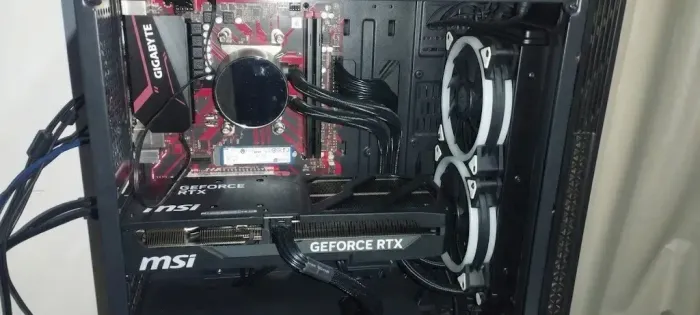 Computador gamer Ryzen 7 5700x3d - RTX 5070