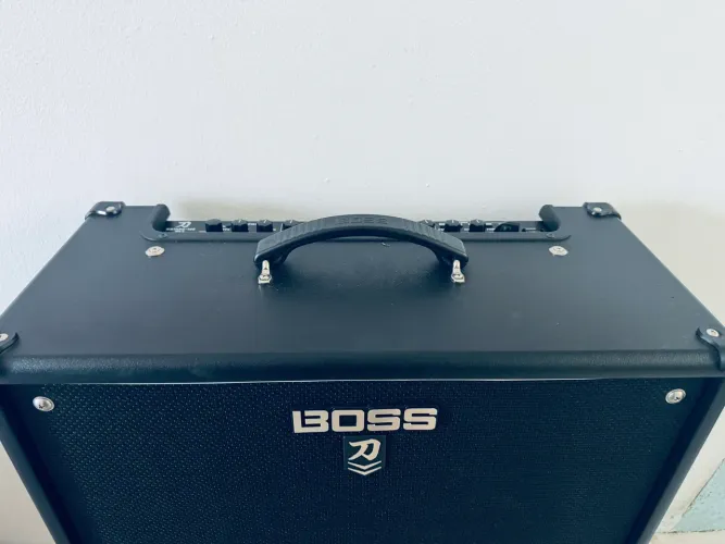 BOSS Katana 100 MkII - estado de NOVO