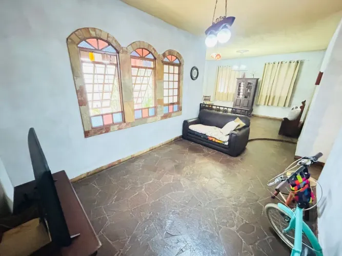 Casa com 4 dormitórios à venda, 203 m² por R$ 900.000,00 - Santa Mônica - Belo Horizonte/M