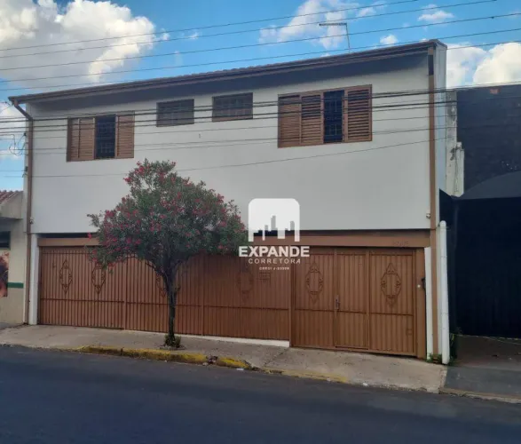 Casa com 5 dormitórios à venda, 222 m² por R$ 600.000,00 - Vila Guimarães - Botucatu/SP
