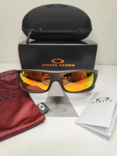 Oakley Highland James Brown
