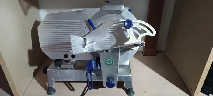 Máquina de corta frios