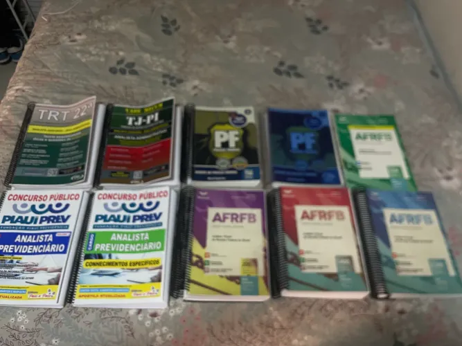 Lote 10 Apostilas Concursos TRT 22, TJ-PI, PF, Receita Federal AFRFB, Piauí Prev