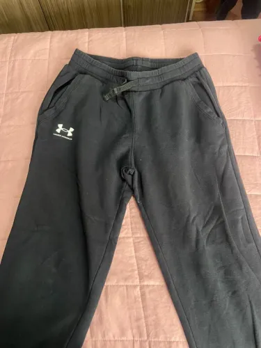 calça moletom under armour preta 
