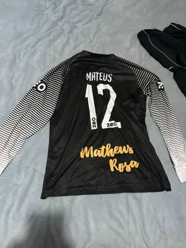 Vendo Calça e camisa de goleiro