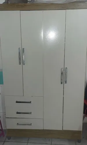 Guarda roupa de solteiro