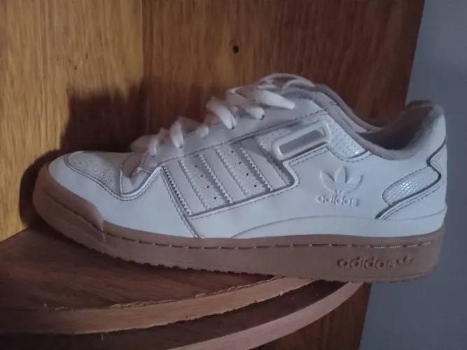 Adidas forum low