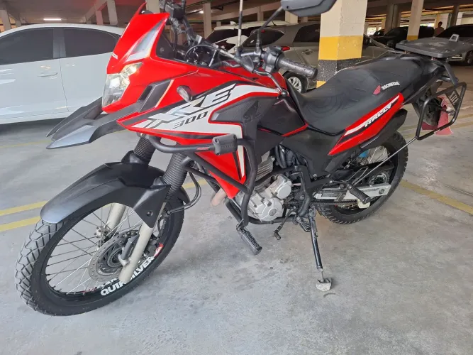 Vendo Honda XRE 300, ano 2019, muito bem conservada, Zap *.