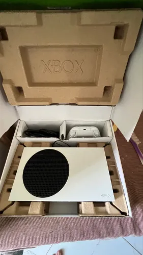 xbox séries s muito preservado 