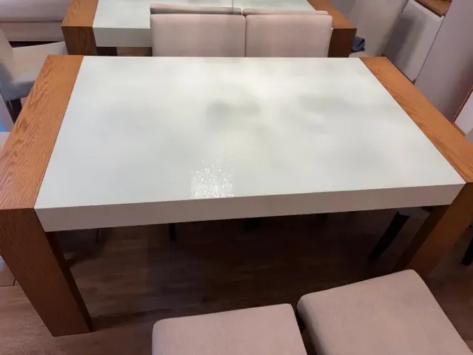 mesa de jantar 6 lugares da Bazzi móveis. Impecável. Tampo de vidro off white.