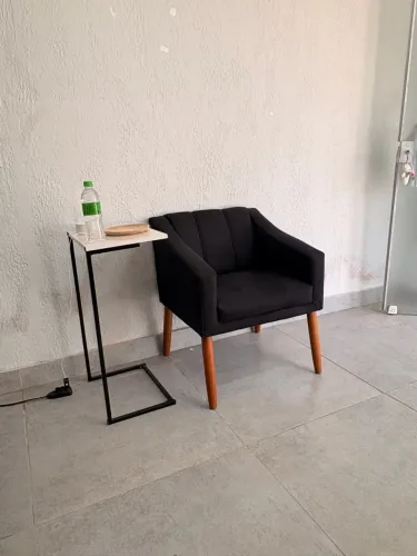 Poltrona de espera + mesa auxiliar 