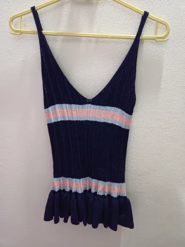 Camiseta azul marinho tamanho M