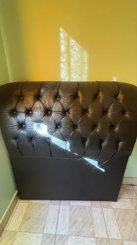 Cabeceira SOLTEIRÃO de couro