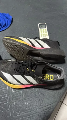 Tênis adidas