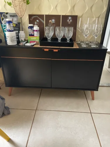 Móvel preto