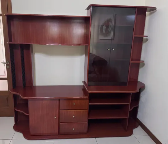 Estante de sala
