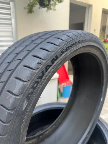 Pneus Yokohama Advan Sport 235/35/R20