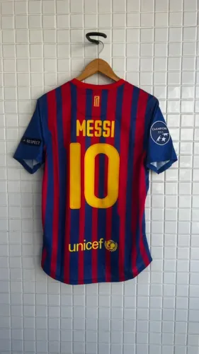 CAMISA RETRÔ BARCELONA 11/12 MESSI 10 C/ PATCHS CHAMPIONS TAMANHO M