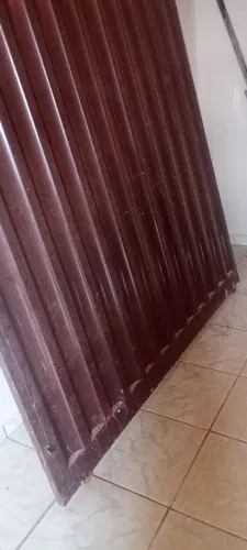 Portão de 2e 15 d altura por 1e 73 largura em bom estado