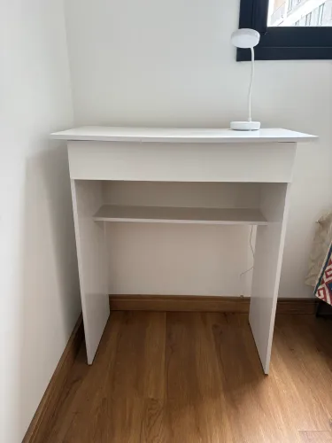 Mesa de estudos + cadeira