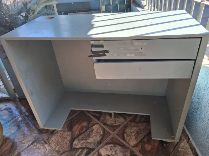 Mesa balcão para computador de MDF com duas gavetas