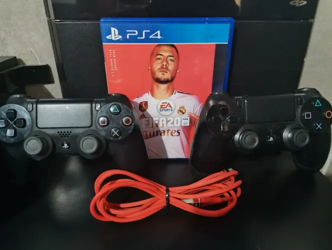 2 controles PS4 + FIFA 20 Mídia física