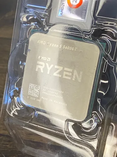 AMD Ryzen 5 5600GT AM4 4.6Ghz Zen3 - 8 meses de uso