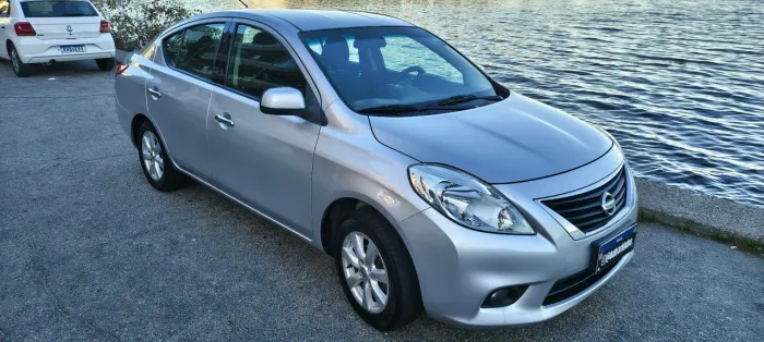 Nissan Versa SL 1.6 16V Flex Fuel 4P Mec. 2014