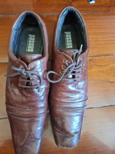 Par de sapatos social marrom com cadastro tamanho 44