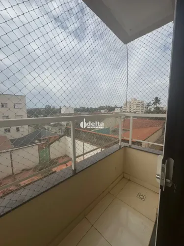 Apartamento com 2 quartos sendo 1 suíte disponível para venda no bairro Santa Mônica em Ub