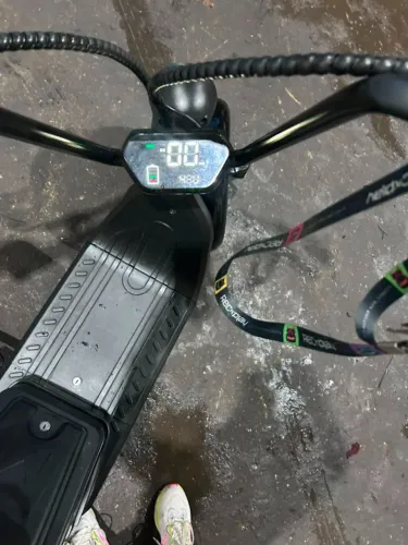 SCOOTER PRETA - MOTO ELETRICA - SHINERAY - PT2 1000w
