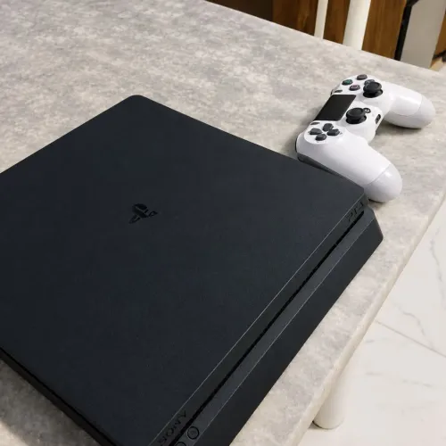 PS4 SLIM 500GB - DESBLOQUEADO - OPORTUNIDADE