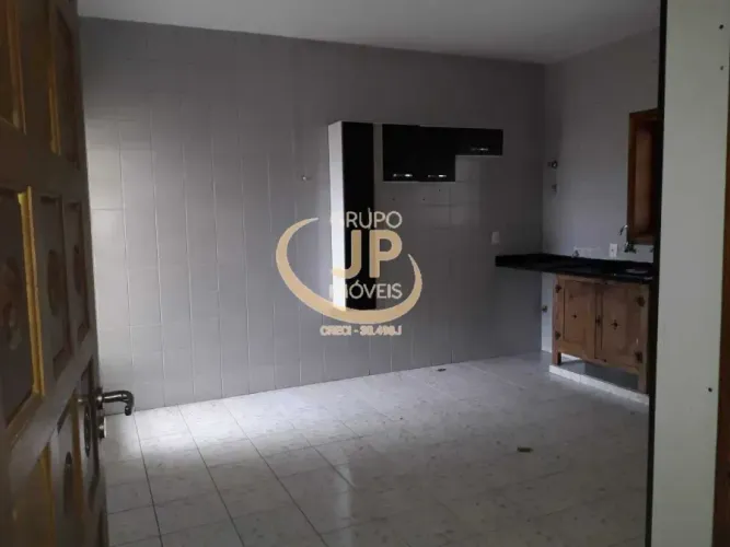 Sobrado na Vila Carvalho/ 4 Dorm./ 1 Suíte/ Terraço/ 4 Vagas/ Só 470 mil!