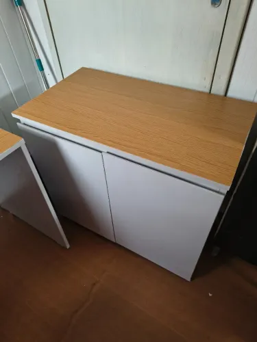 Mesa de escritório e balcão
